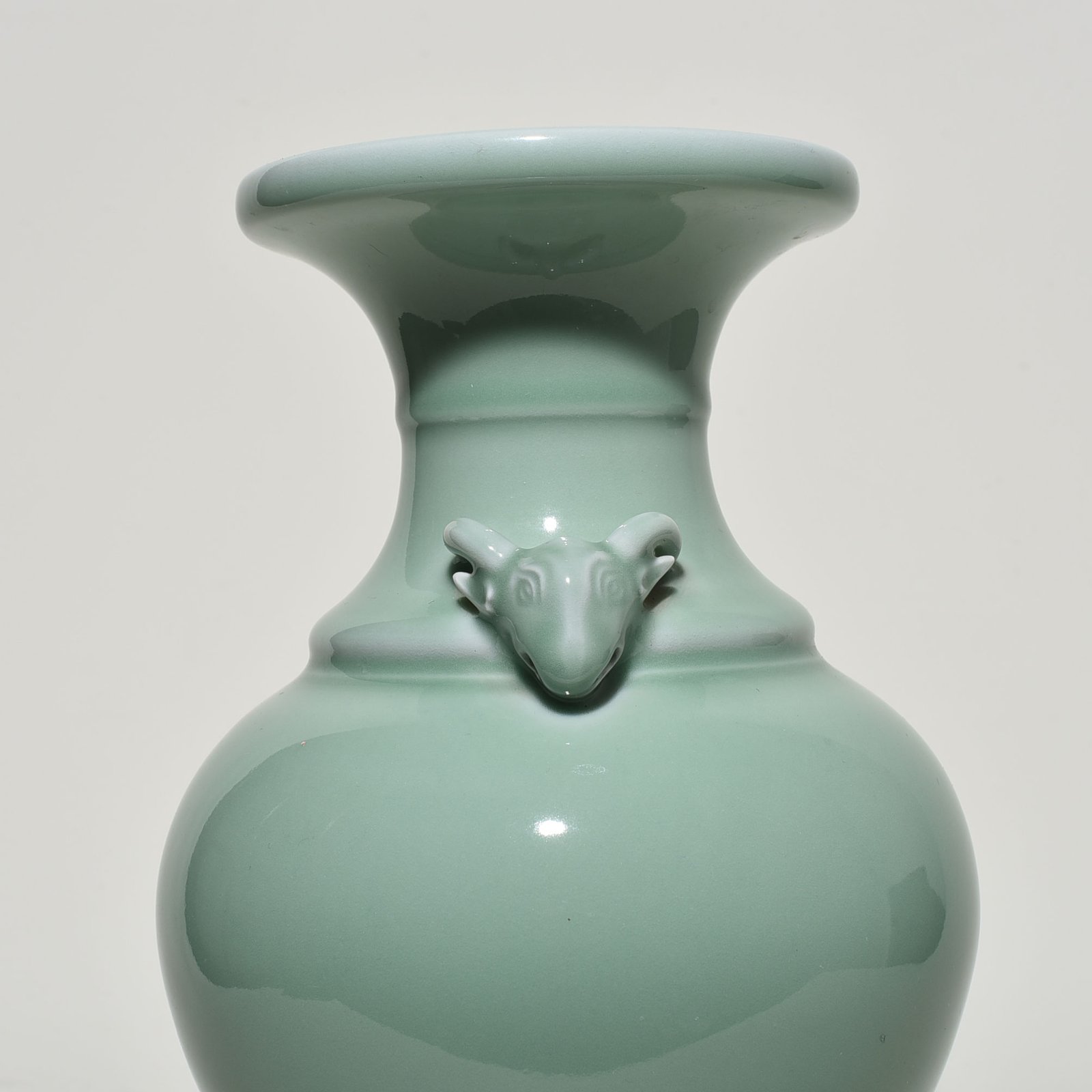 Qing Dynasty Qianlong pink celadon glaze amphora