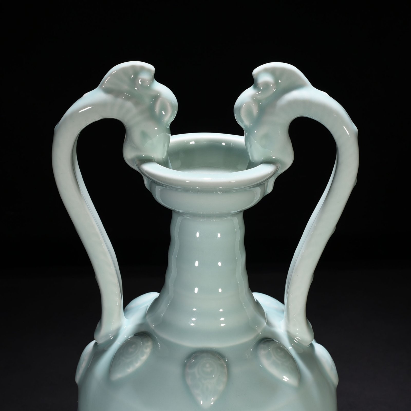 Qing Dynasty Qianlong pink celadon glaze double dragon statue