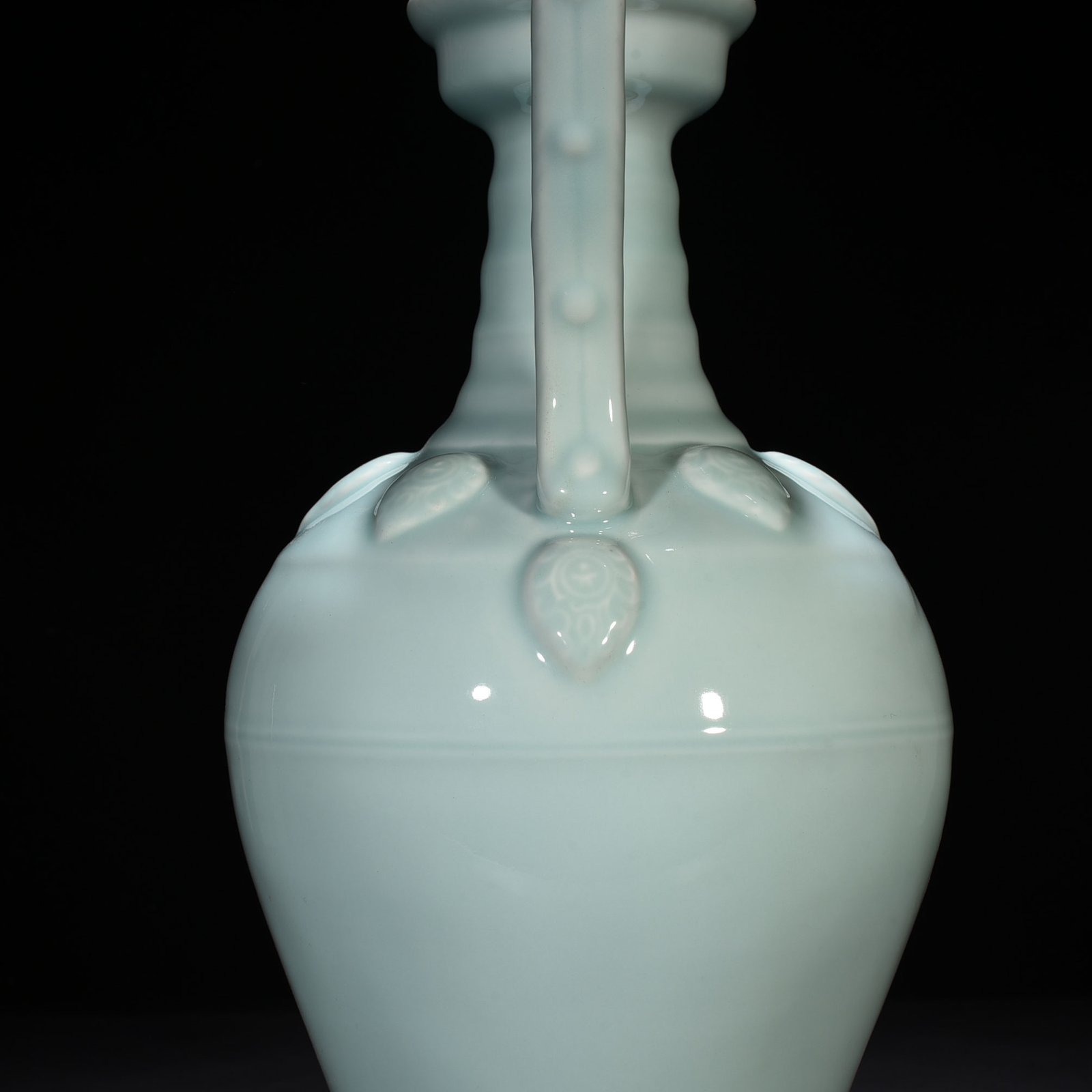 Qing Dynasty Qianlong pink celadon glaze double dragon statue