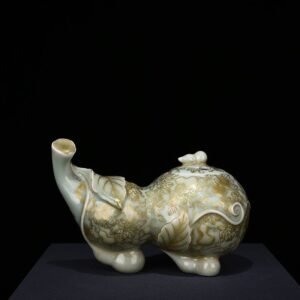 Qing Dynasty Qianlong pink celadon glaze with gold descendants and generations of gourd smokers
