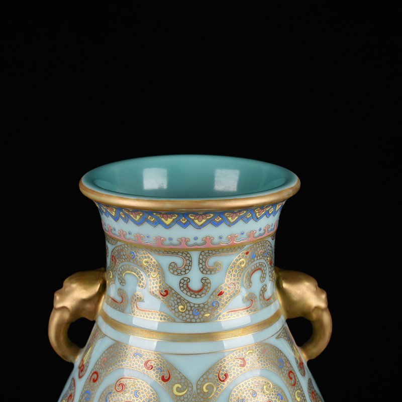Qing Dynasty Qianlong pink celadon glaze double-eared statue