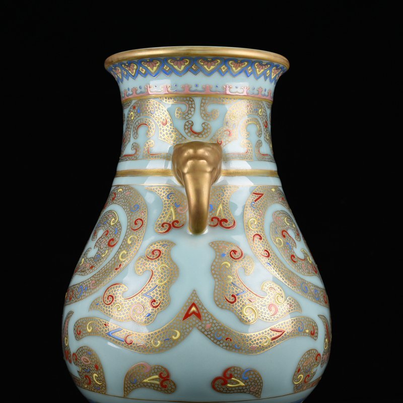 Qing Dynasty Qianlong pink celadon glaze double-eared statue