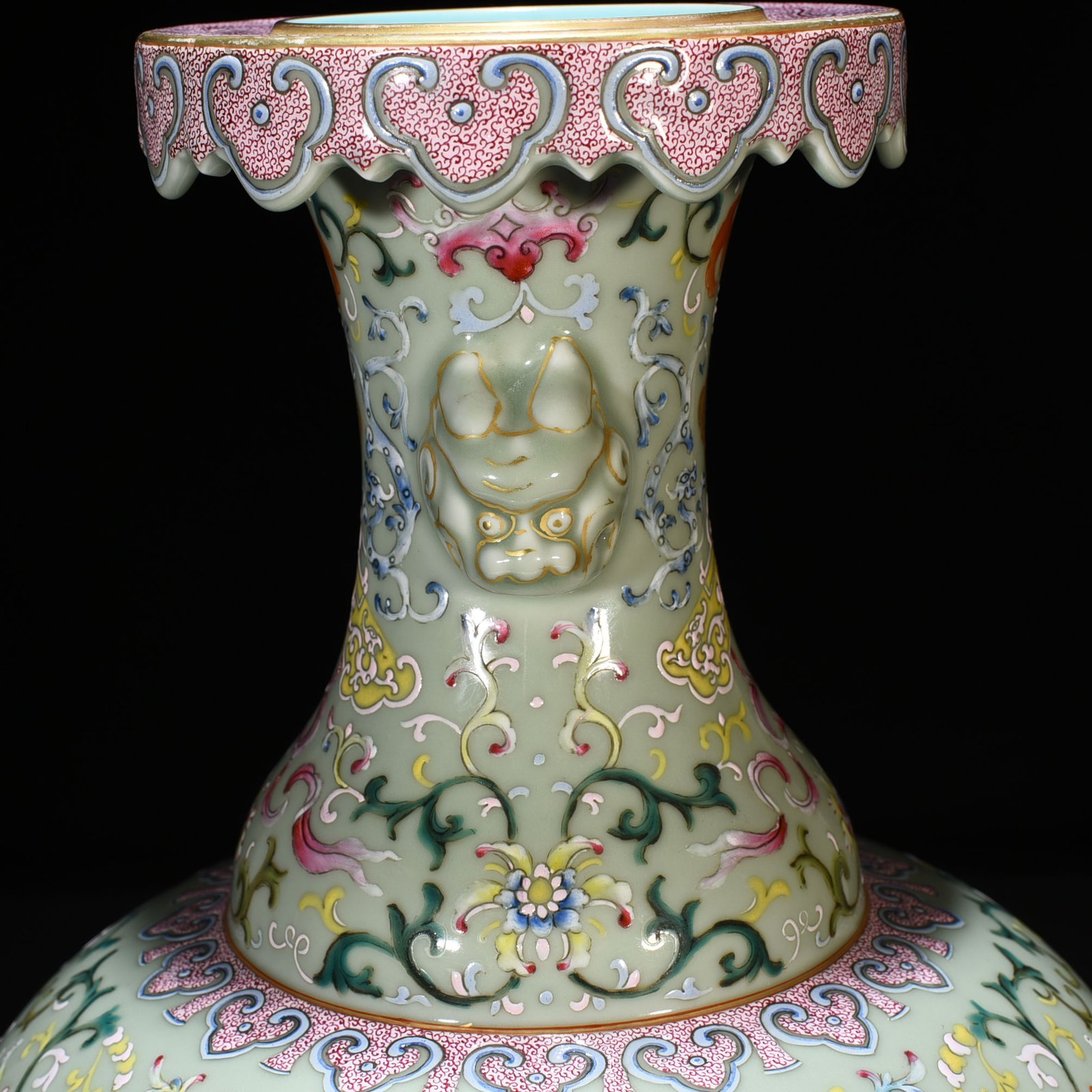 Qing Dynasty Qianlong pink celadon glaze pastel wrapped branch flower pattern animal ear disc mouth vase