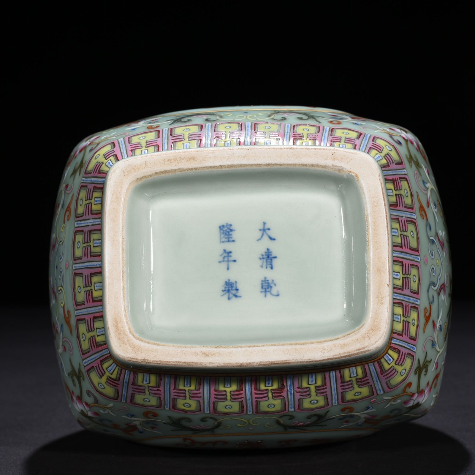Qing Dynasty Qianlong pink celadon glaze pastel flower window alum red gold dragon pattern penetrating square vase