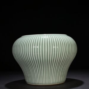Qing Dynasty Qianlong pink and green glaze with chrysanthemum petals