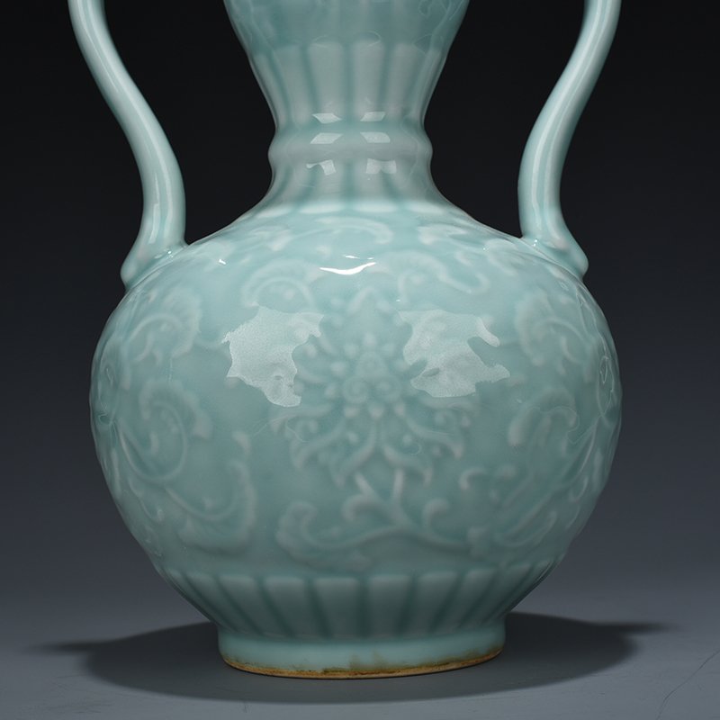 Qing Dynasty Qianlong Sky Blue Glazed Gourd Vase