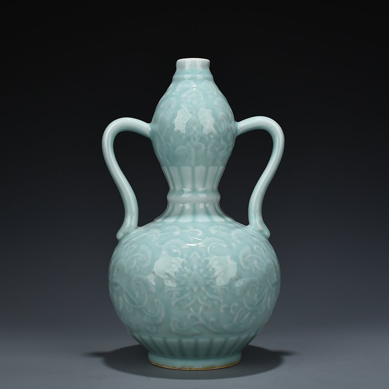 Qing Dynasty Qianlong Sky Blue Glazed Gourd Vase