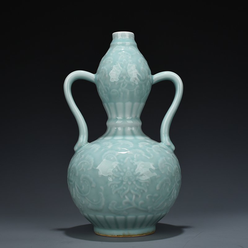 Qing Dynasty Qianlong Sky Blue Glazed Gourd Vase