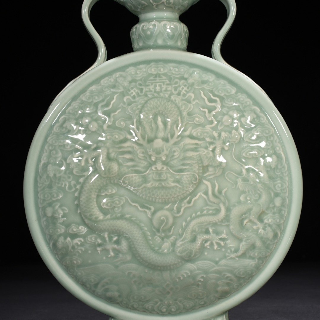Qing Dynasty Qianlong pink celadon glaze flat vase with dragon pattern