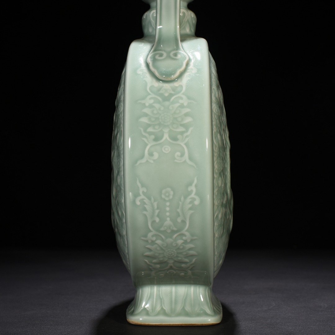 Qing Dynasty Qianlong pink celadon glaze flat vase with dragon pattern