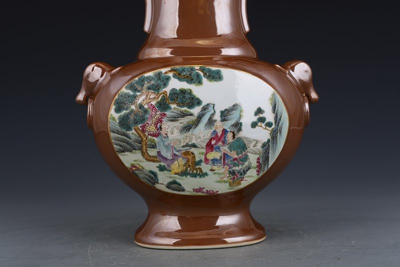 Qing Dynasty Qianlong purple gold glaze consecrated pastel figure pattern flat bottle