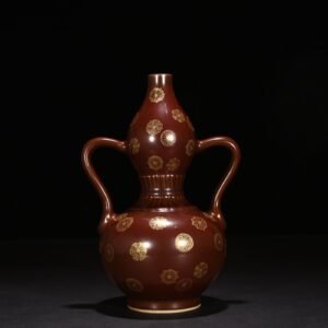 Qing Dynasty Qianlong purple gold glaze with gold leather ball pattern Ruyi ear gourd vase