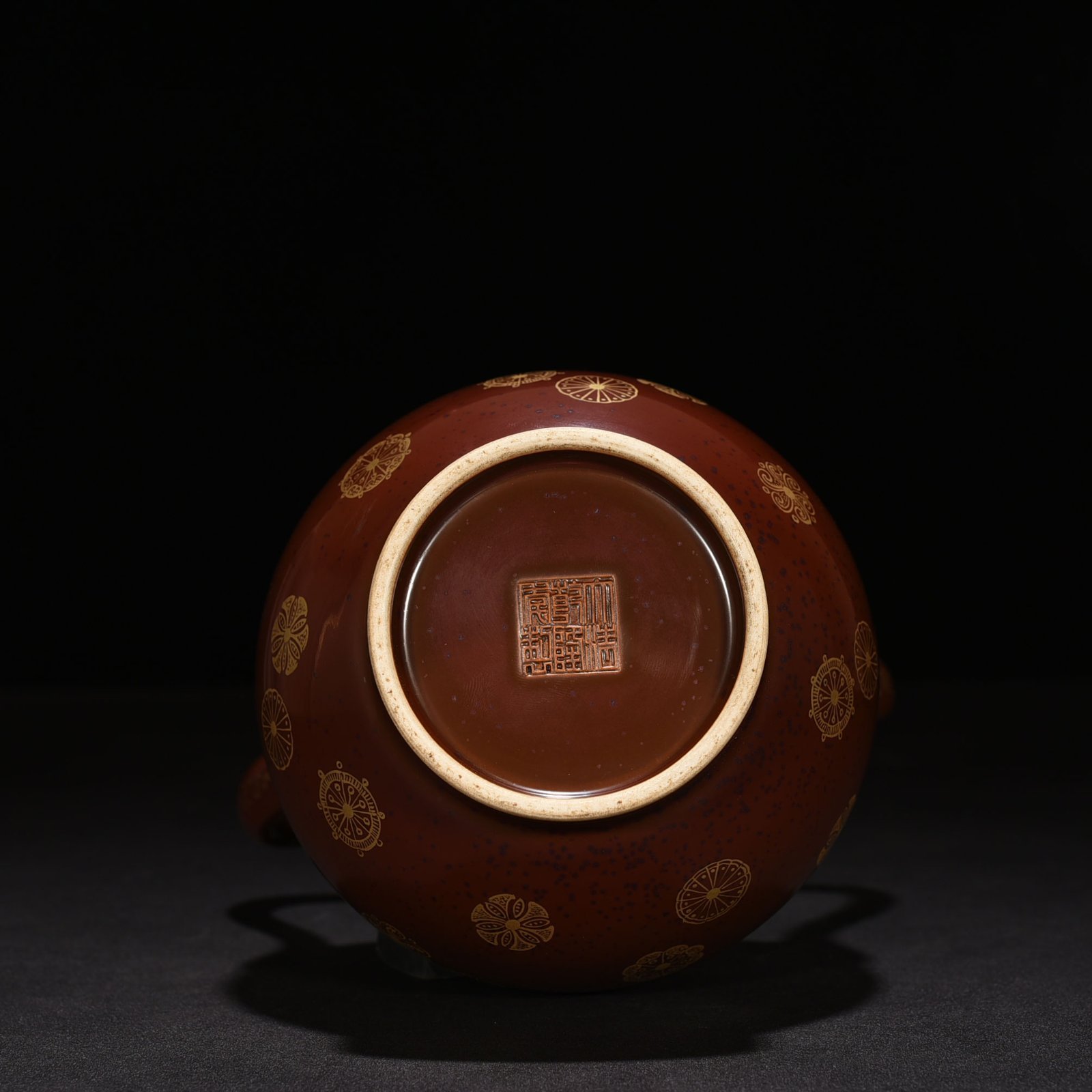 Qing Dynasty Qianlong purple gold glaze with gold leather ball pattern Ruyi ear gourd vase