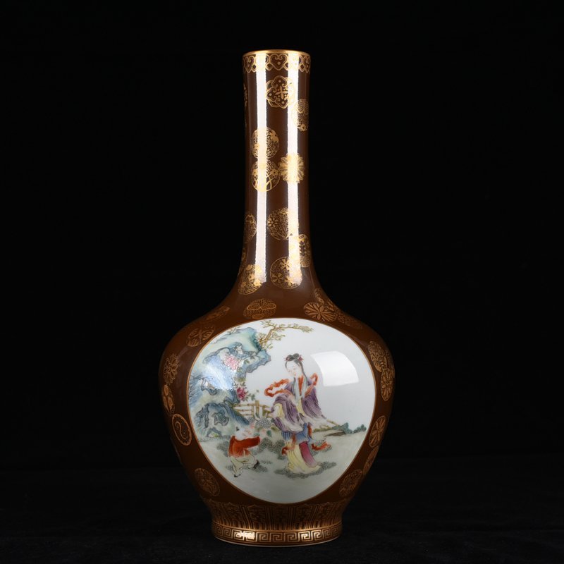 Qing Dynasty Qianlong purple gold glaze with gold leather ball pattern consecrated pastel character bile bottle