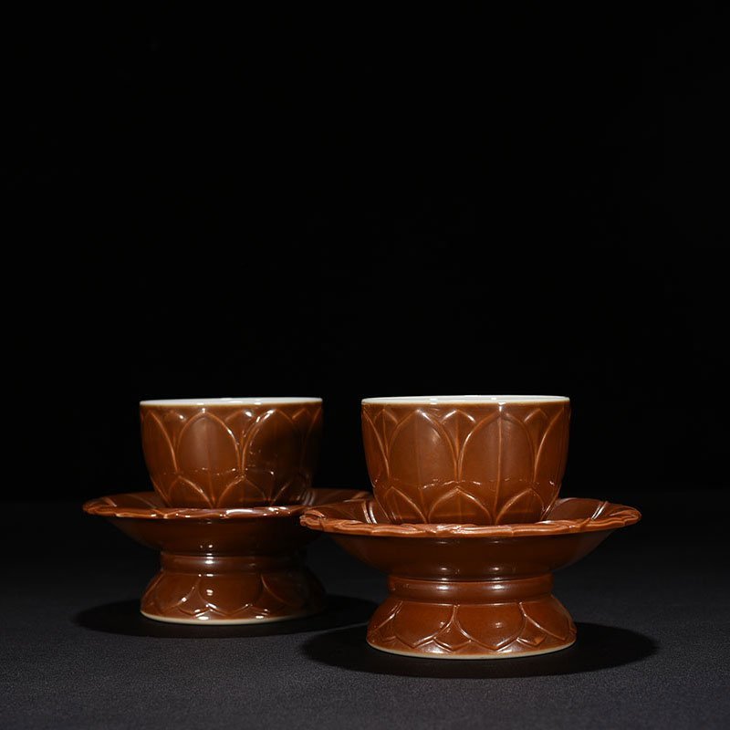 Qing Dynasty Qianlong Purple gold glaze lotus cup holder