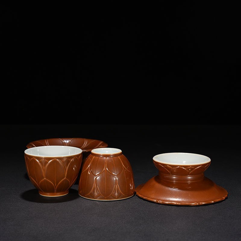 Qing Dynasty Qianlong Purple gold glaze lotus cup holder