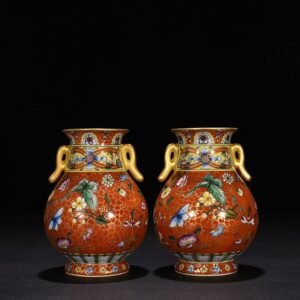 Qing Dynasty Qianlong a double-eared vase with pastels