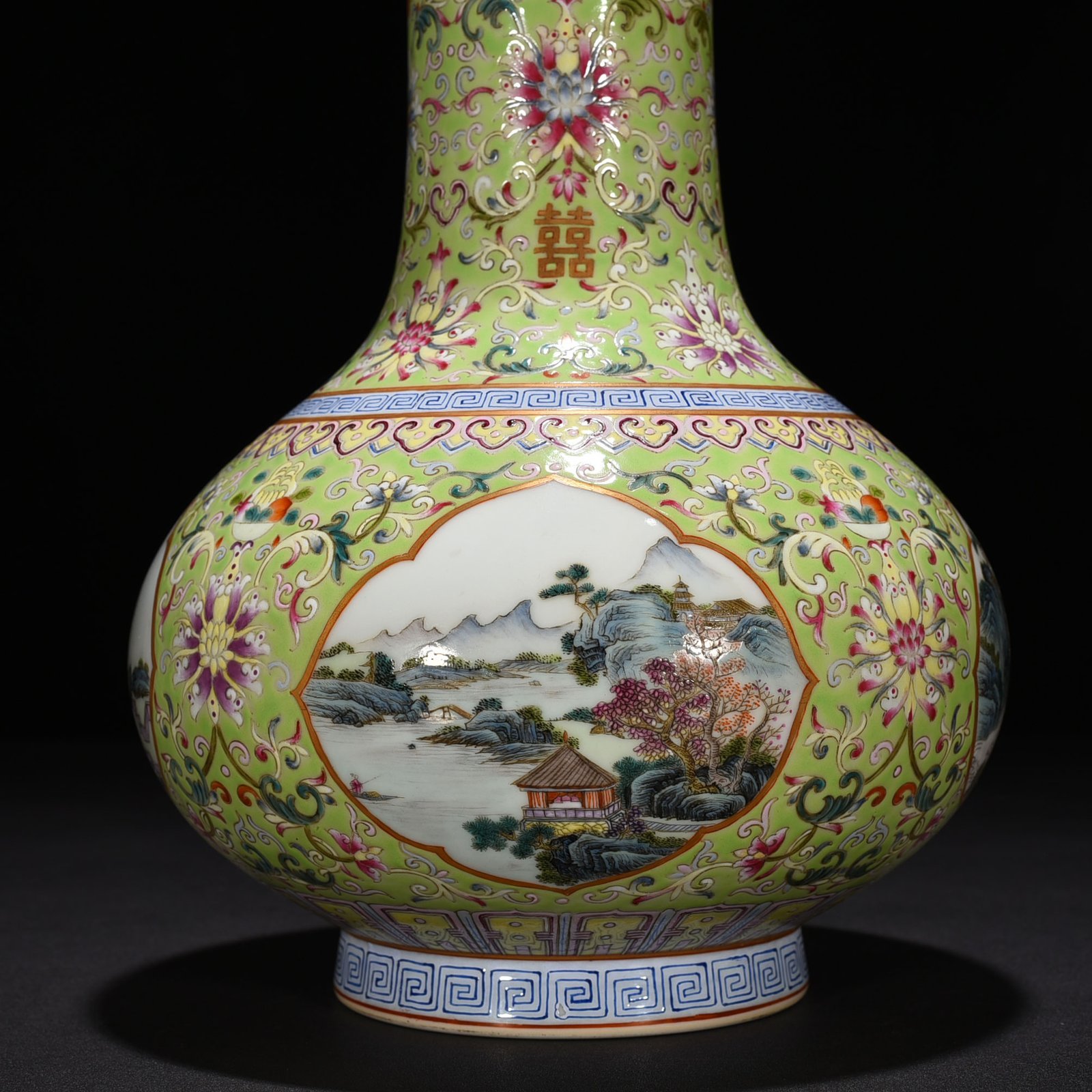 Qing Dynasty Qianlong Green Land Double Happiness Flower Window Straight Neck Vase