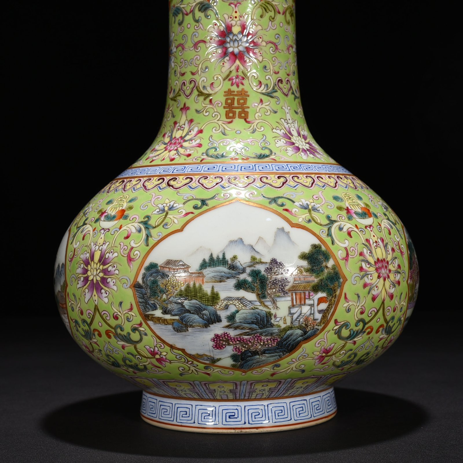 Qing Dynasty Qianlong Green Land Double Happiness Flower Window Straight Neck Vase