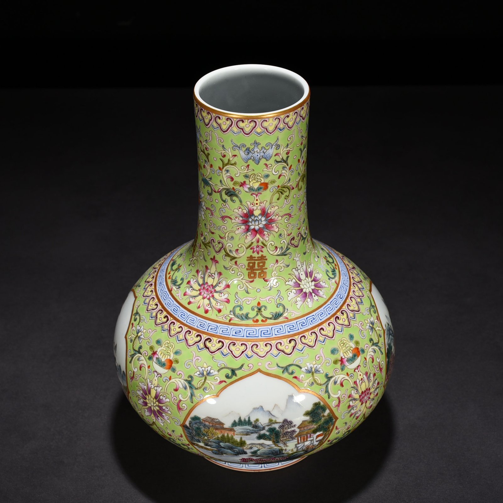 Qing Dynasty Qianlong Green Land Double Happiness Flower Window Straight Neck Vase