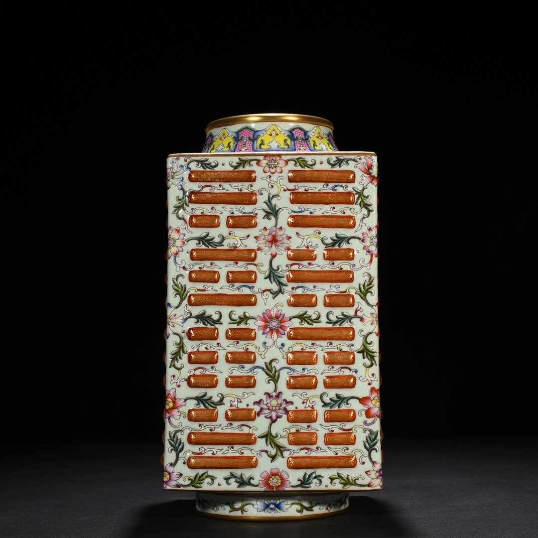 Qing Dynasty Qianlong green land enamel color painted gold flower carving Bagua Cong style vase