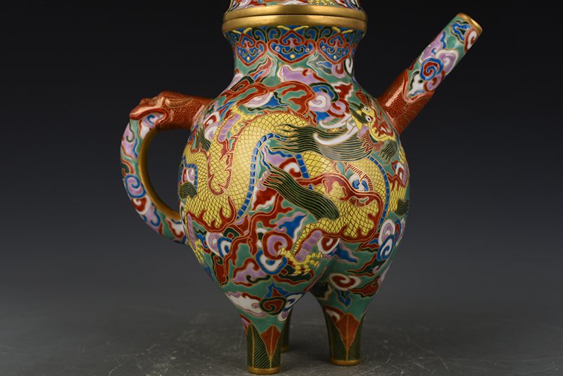 Qing Dynasty Qianlong green land enamel teapot with dragon pattern