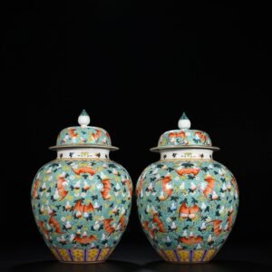 Qing Dynasty Qianlong green land pastel general jar