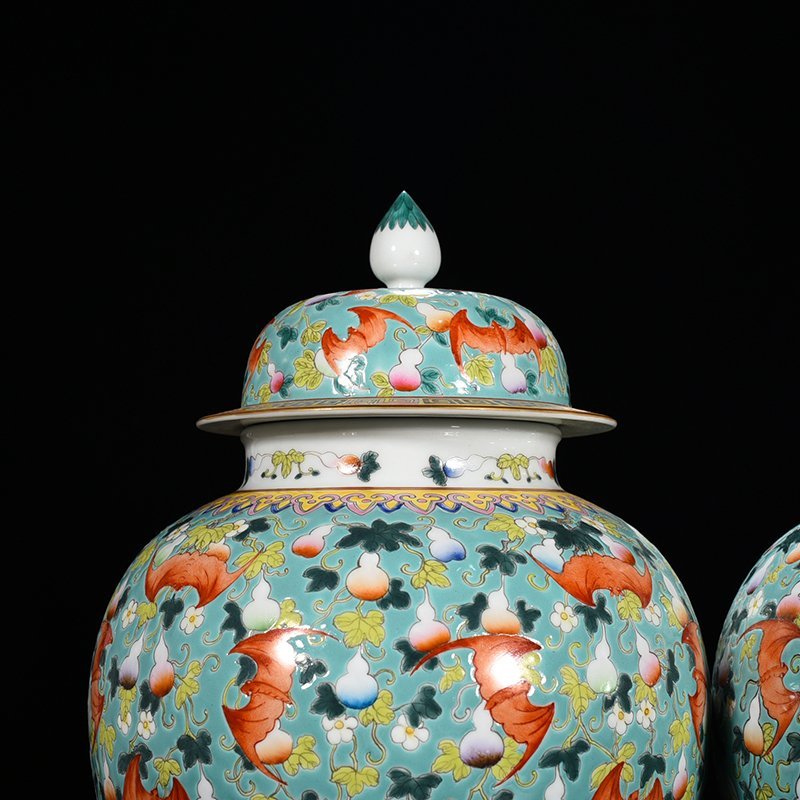 Qing Dynasty Qianlong green land pastel general jar