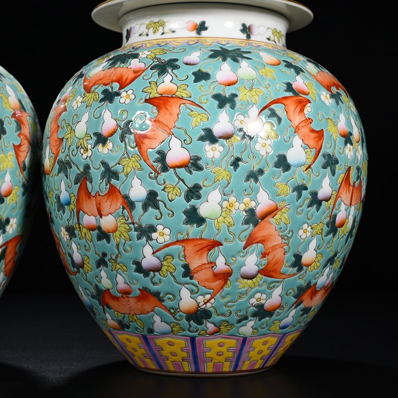 Qing Dynasty Qianlong green land pastel general jar