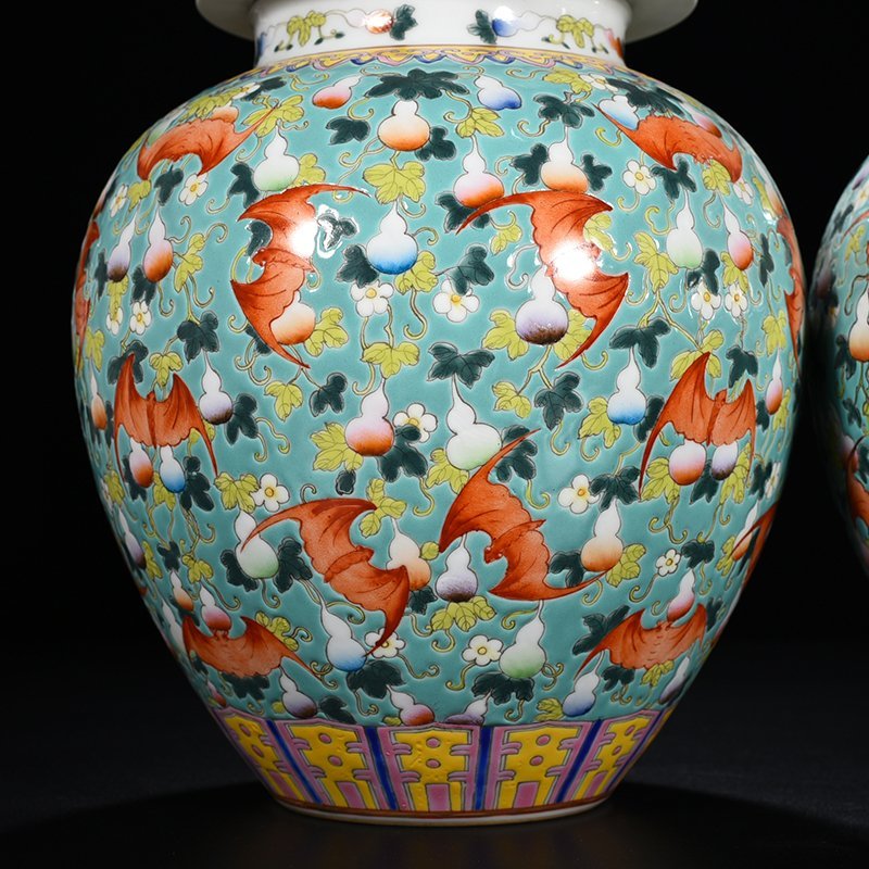 Qing Dynasty Qianlong green land pastel general jar