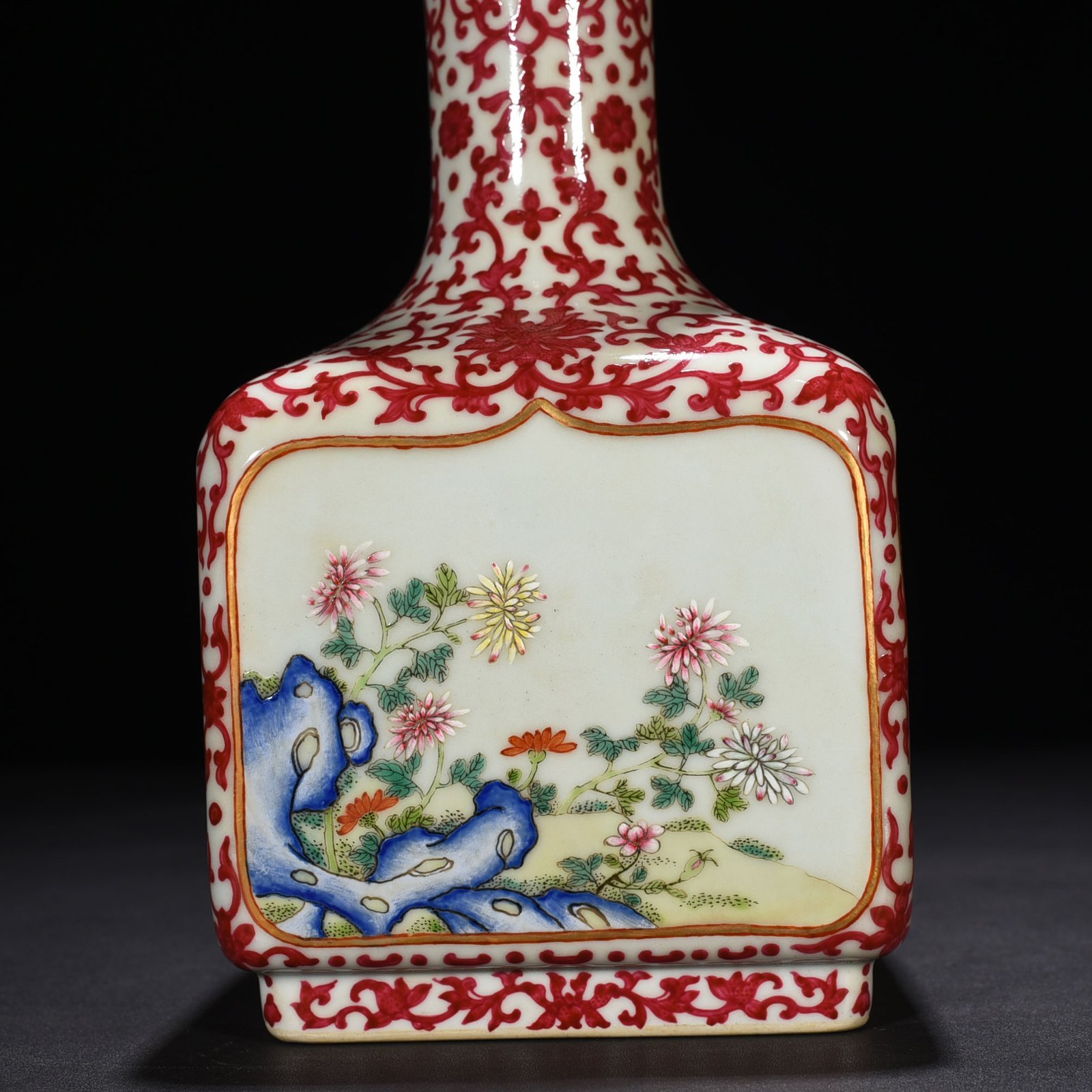 Qing Dynasty Qianlong rouge red window-wrapped square vase