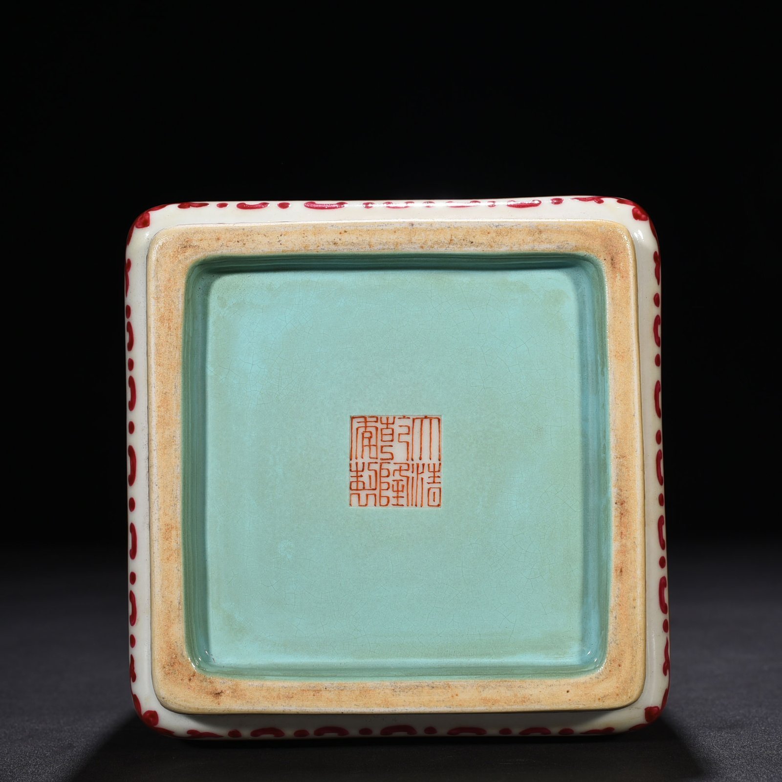 Qing Dynasty Qianlong rouge red window-wrapped square vase