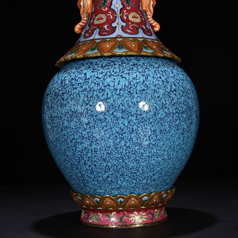 Qing Dynasty Qianlong period of the   a rouge-red ground anthurium flower set Jun-glazed Taiping vase