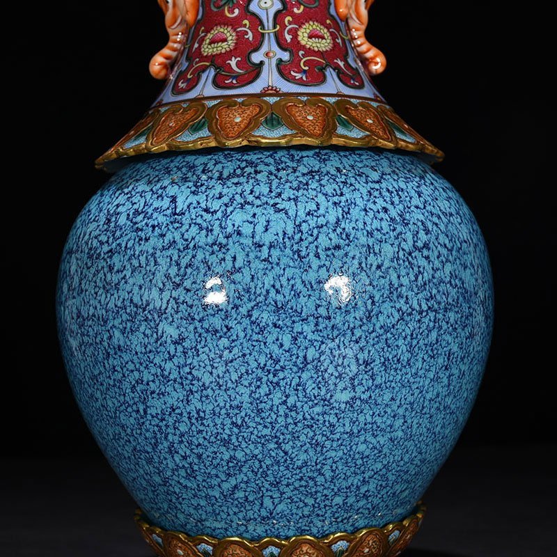 Qing Dynasty Qianlong period of the   a rouge-red ground anthurium flower set Jun-glazed Taiping vase