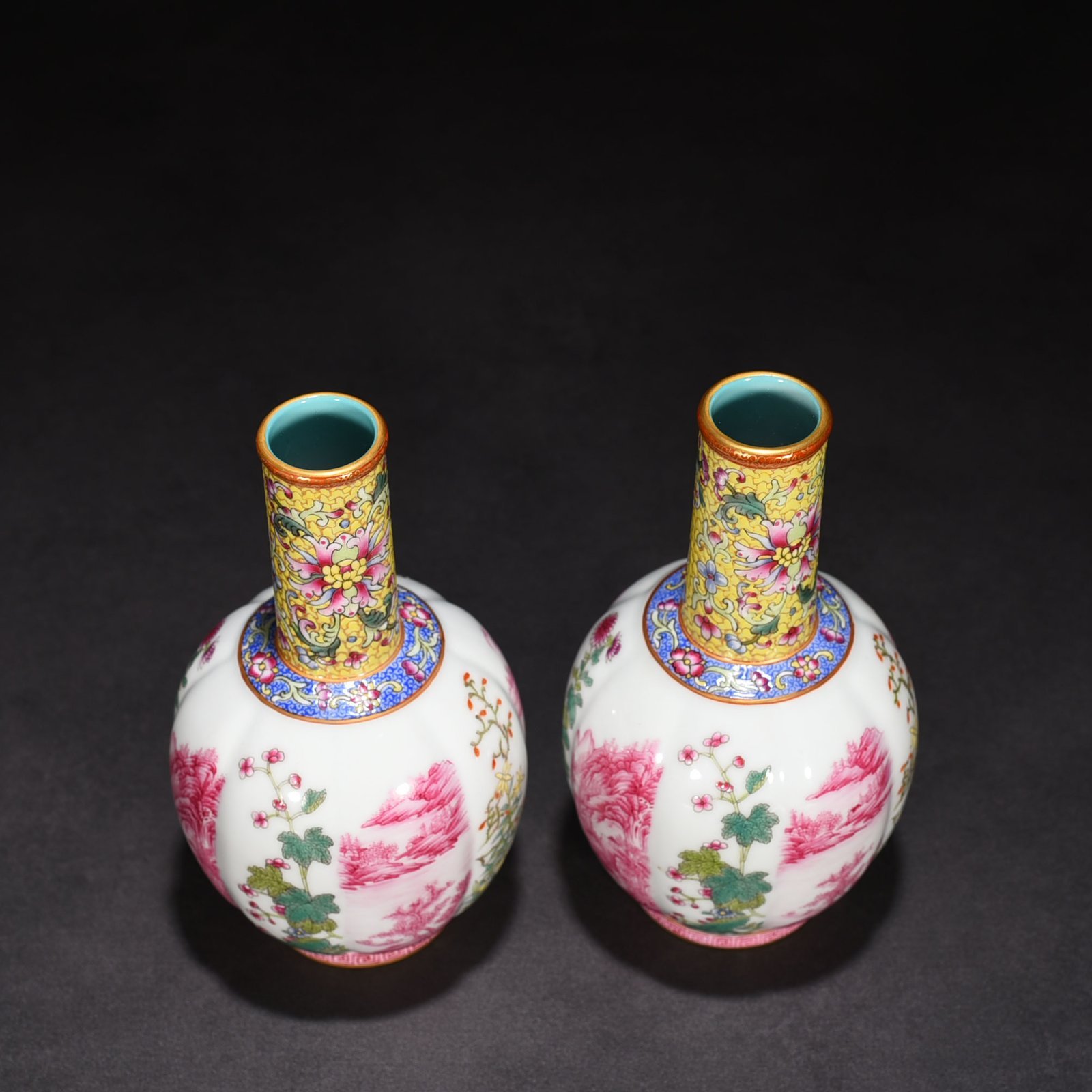 Qing Dynasty Qianlong rouge red enamel flower  bird  landscape  melon and hammer vase