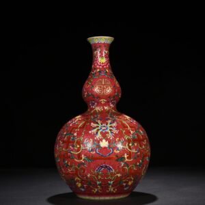 Qing Dynasty Qianlong rouge red rolled gourd vase