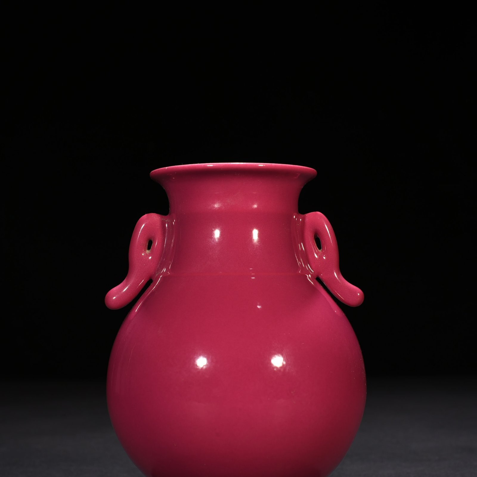Qing Dynasty Qianlong rouge red glaze double-eared statu