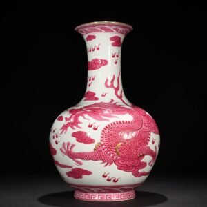 Qing Dynasty Qianlong rouge red dragon pattern vase