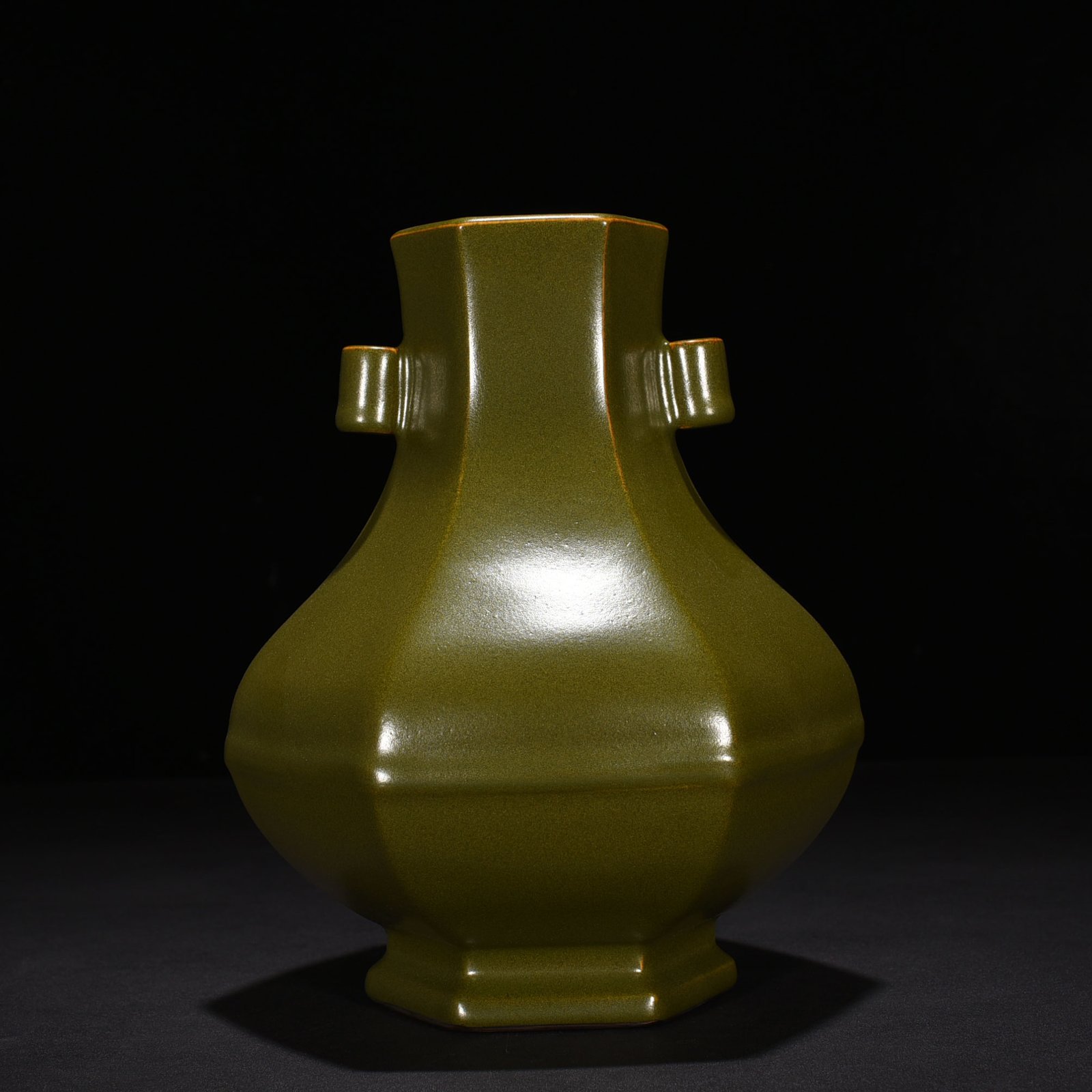 Qing Dynasty Qianlong tea powder-glazed six-sided through-ear bottle