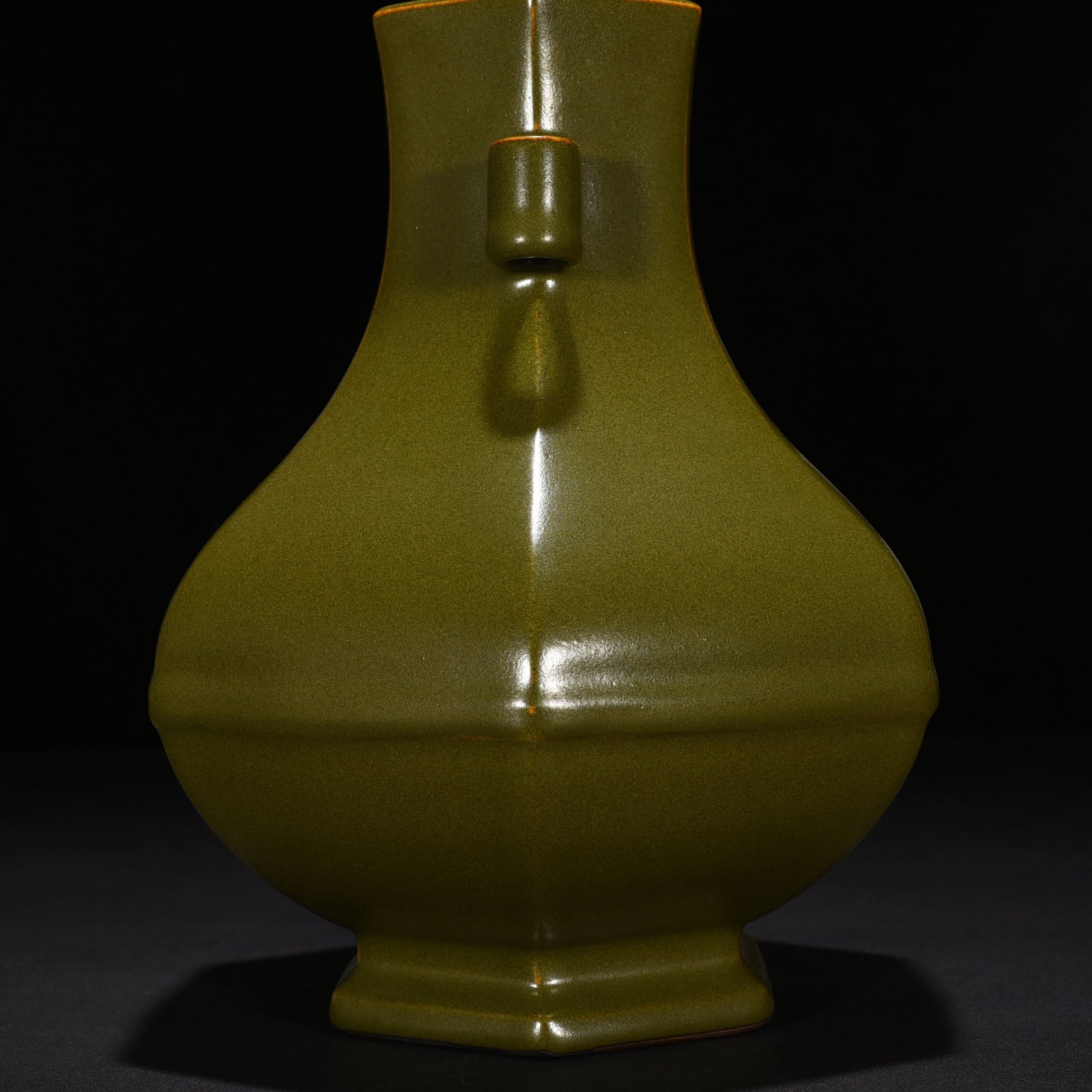 Qing Dynasty Qianlong tea powder-glazed six-sided through-ear bottle