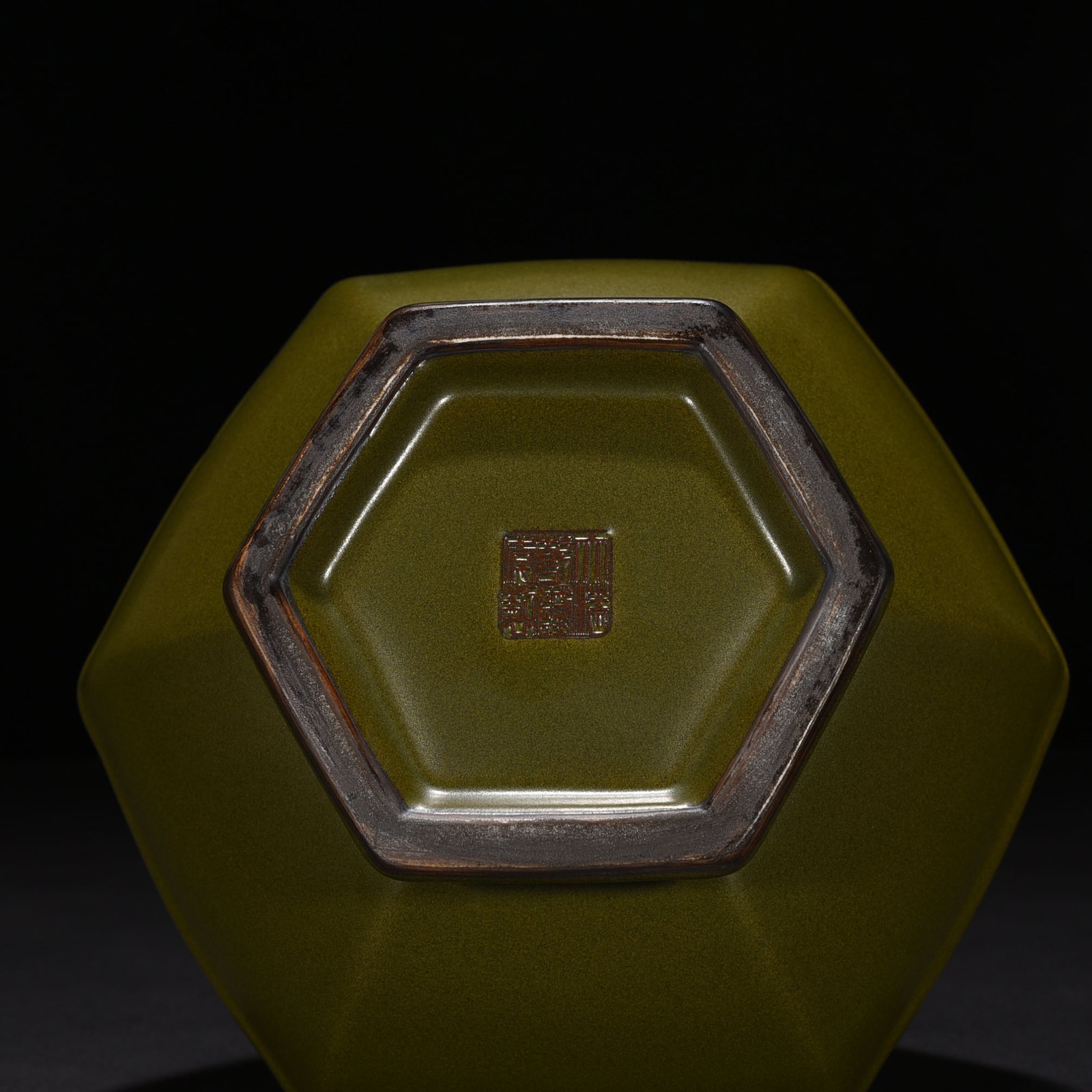 Qing Dynasty Qianlong tea powder-glazed six-sided through-ear bottle