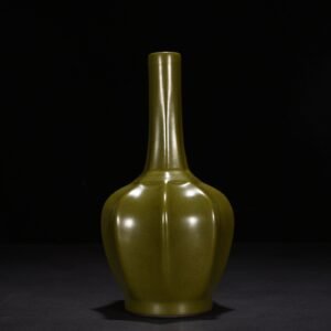 Qing Dynasty Qianlong tea powder glaze clear bottle