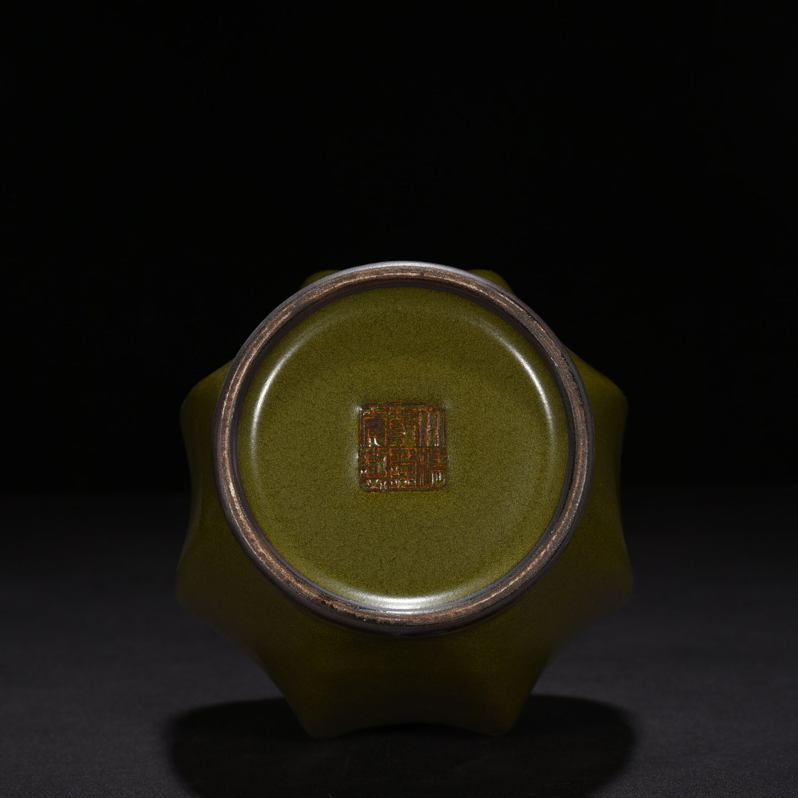 Qing Dynasty Qianlong tea powder glaze clear bottle