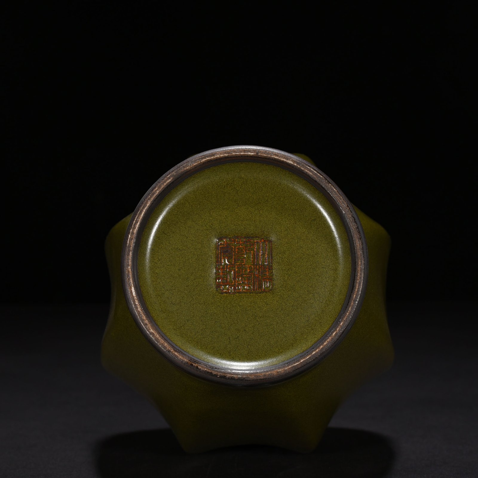 Qing Dynasty Qianlong tea powder glaze clear bottle