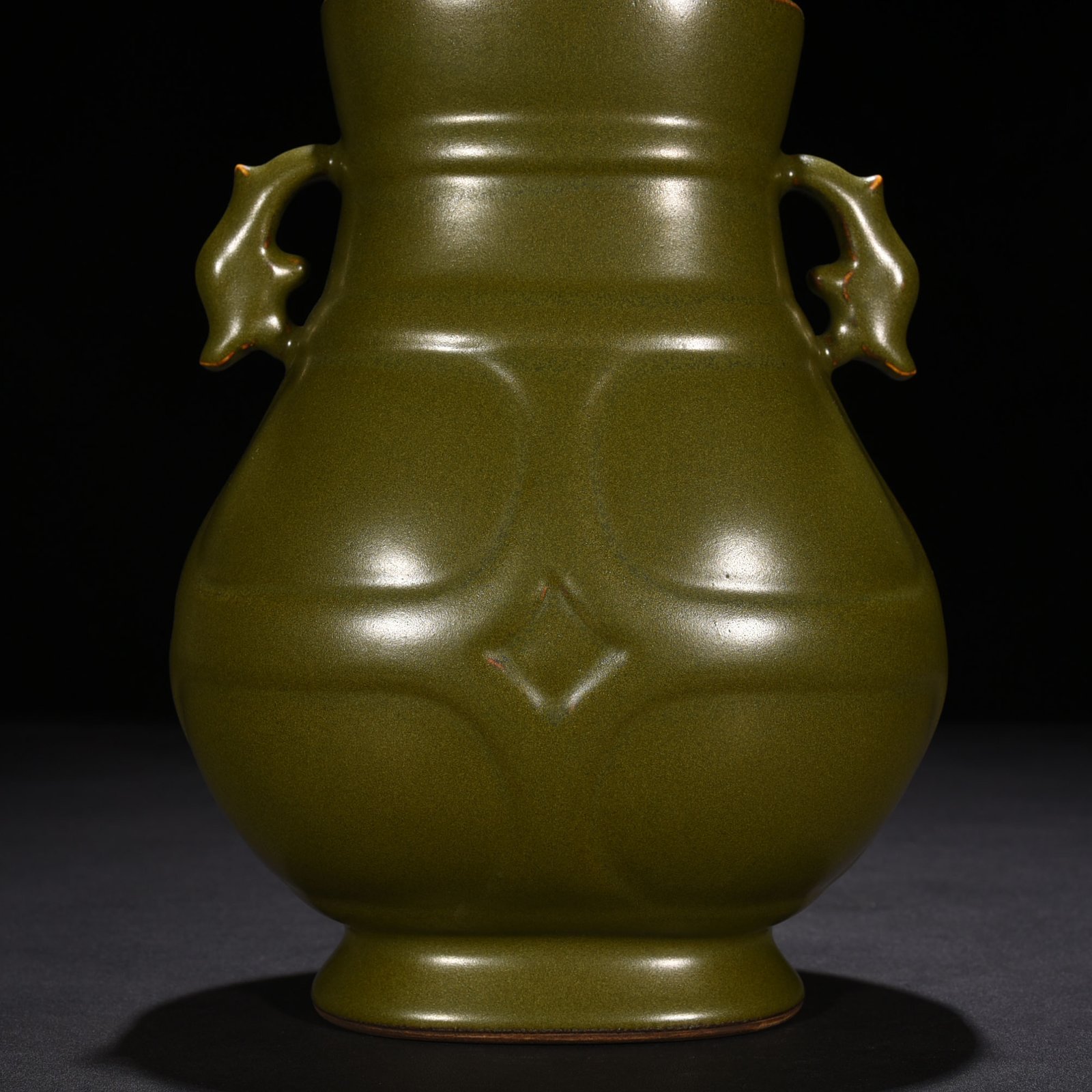Qing Dynasty Qianlong tea powder glazed double-eared statue
