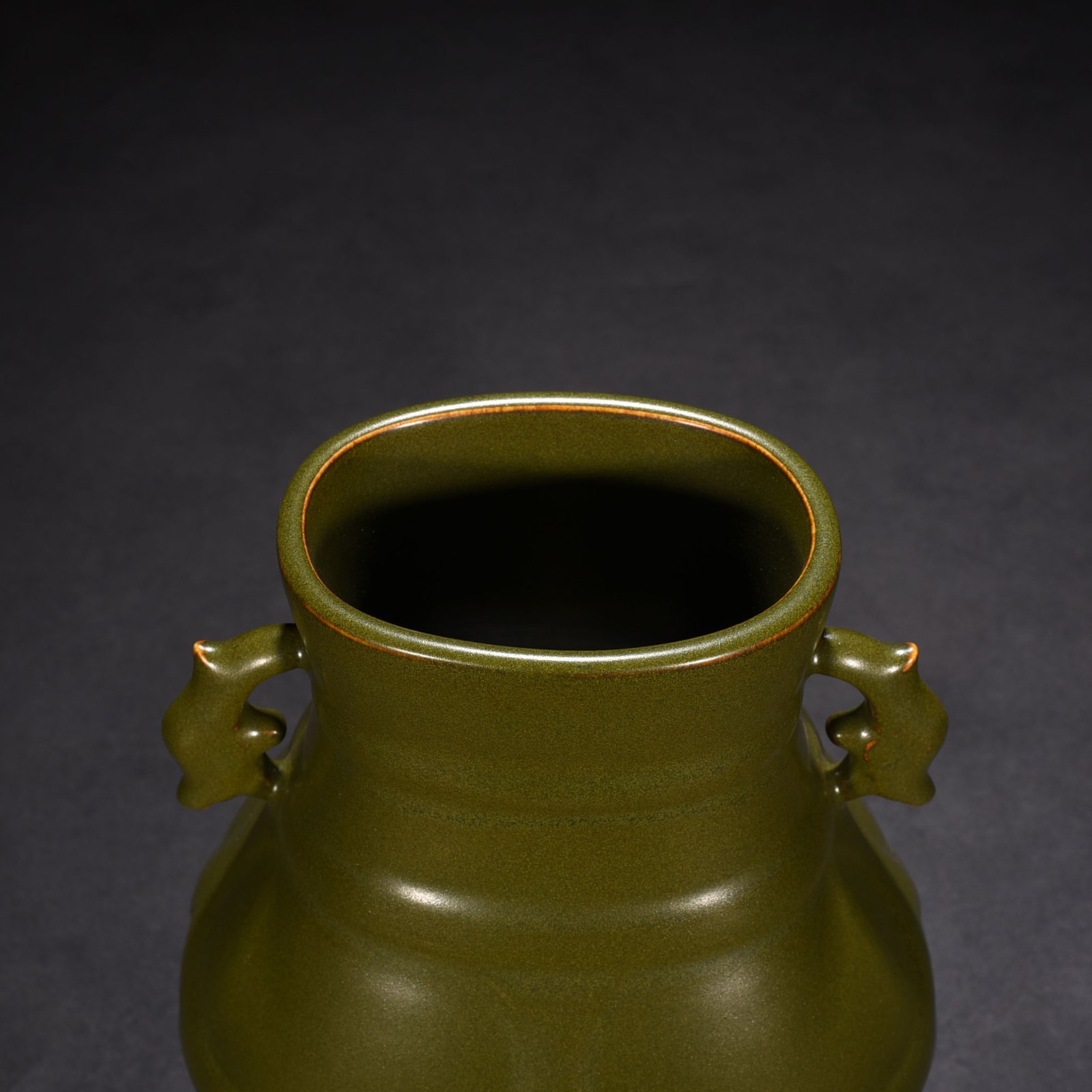 Qing Dynasty Qianlong tea powder glazed double-eared statue