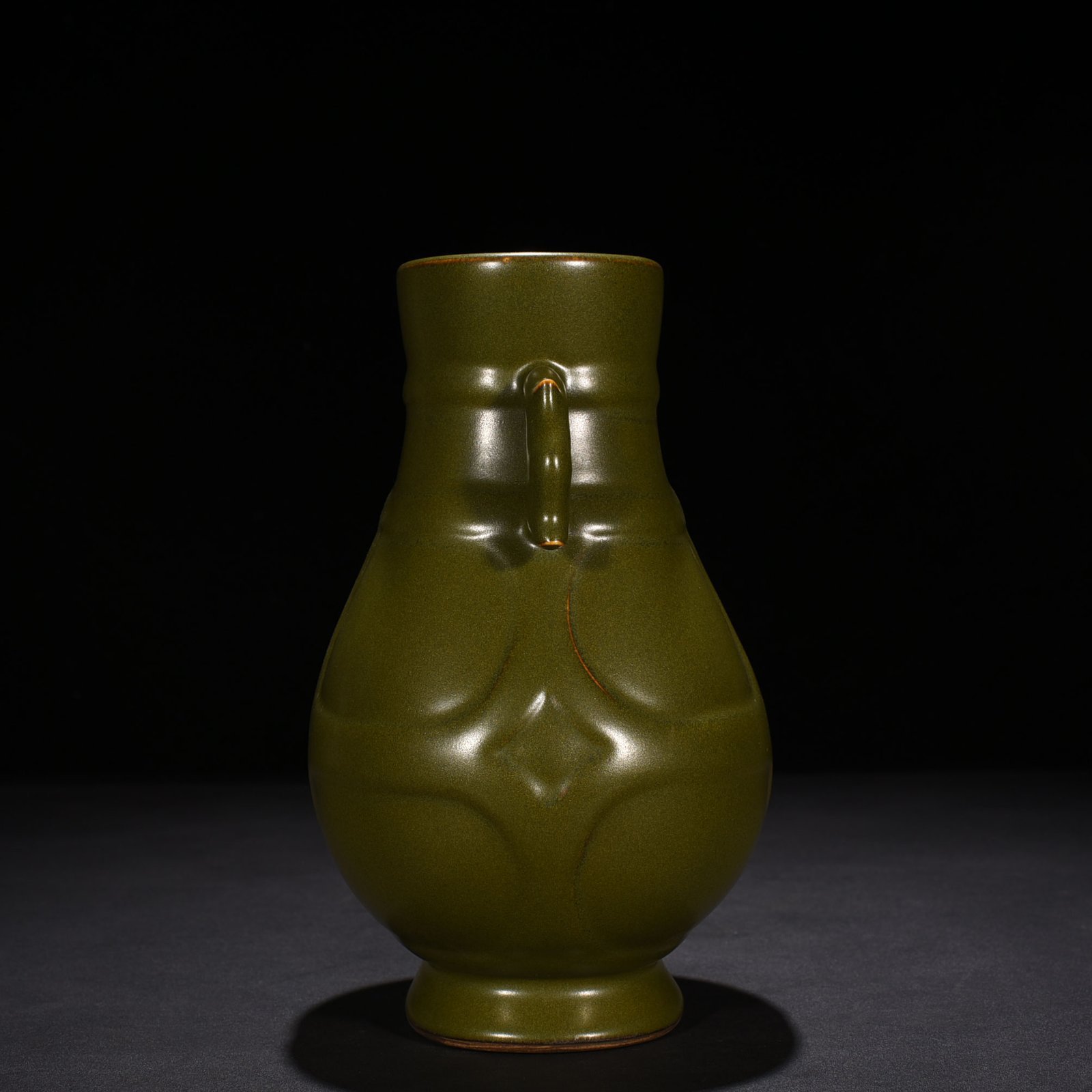 Qing Dynasty Qianlong tea powder glazed double-eared statue