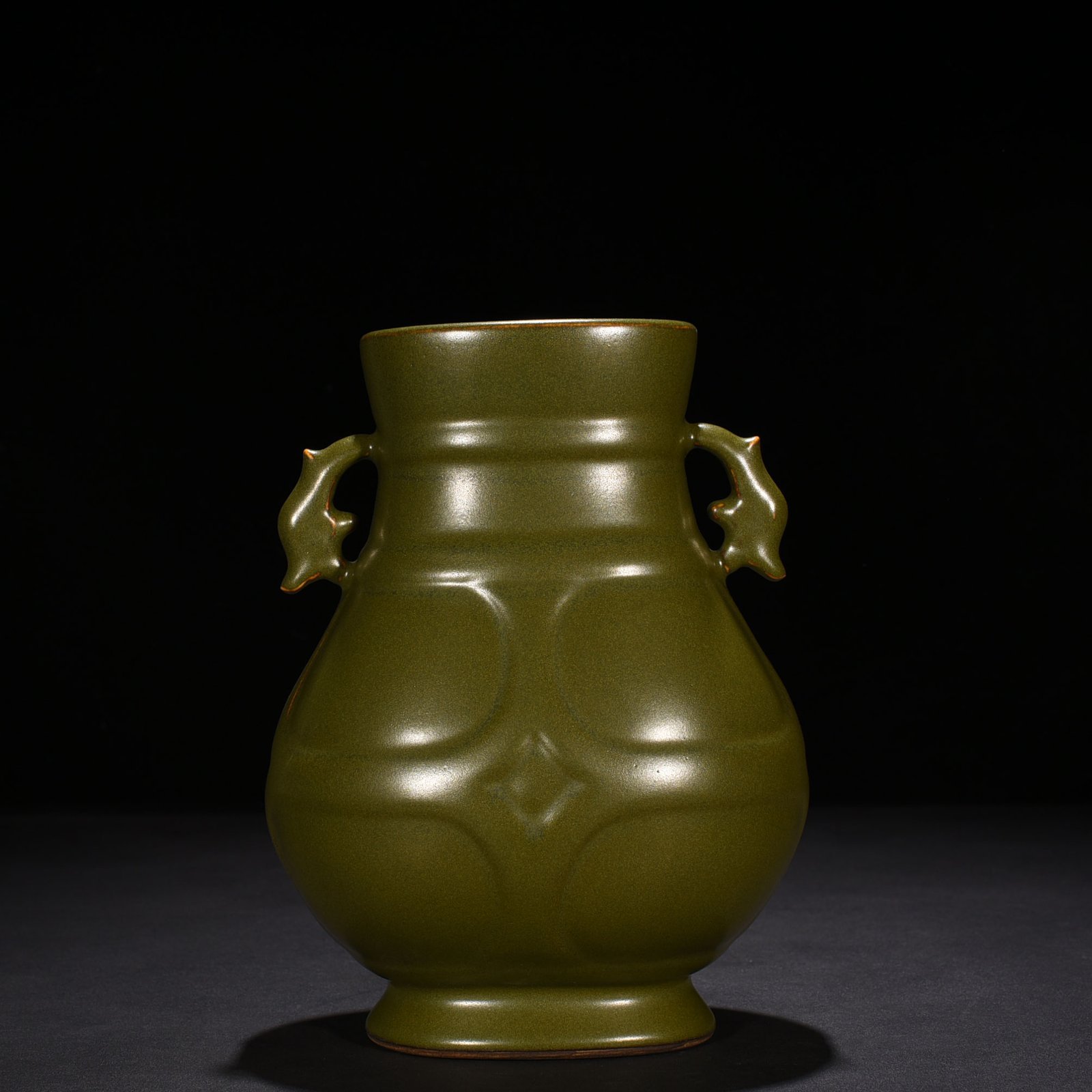 Qing Dynasty Qianlong tea powder glazed double-eared statue