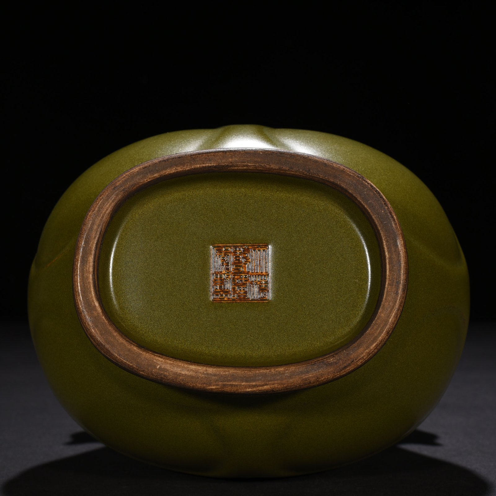 Qing Dynasty Qianlong tea powder glazed double-eared statue