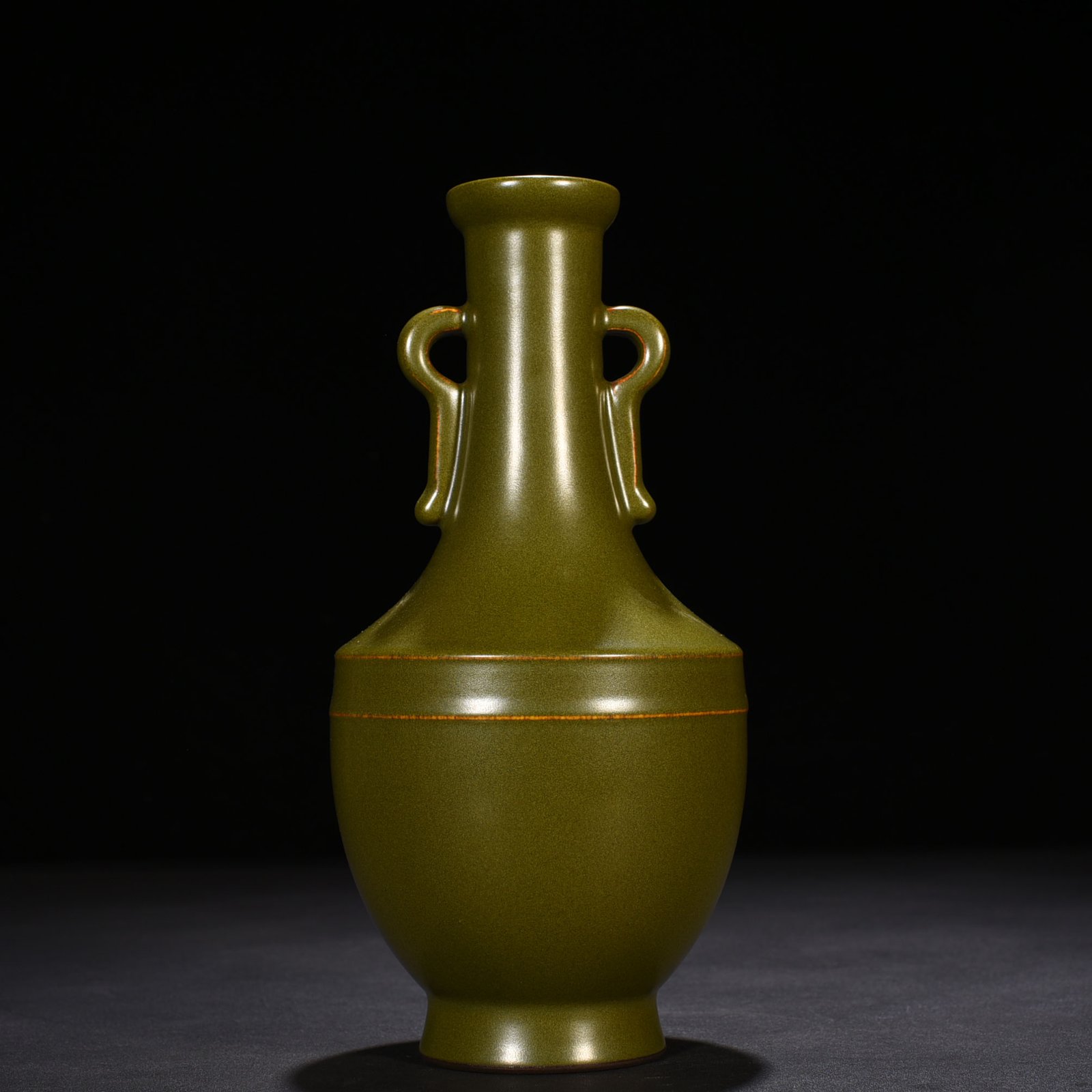 Qing Dynasty Qianlong tea powder-glazed amphorae